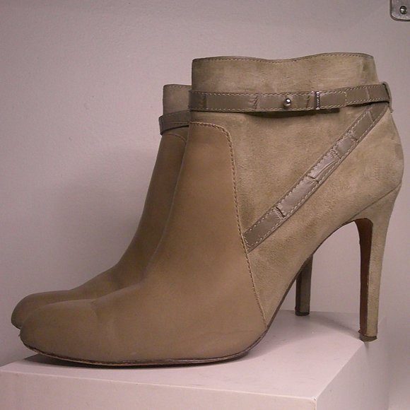 Coach - Shoes- URSA boots  - Beige stiletto ankle booties - Women 10 - Picture 7 of 9